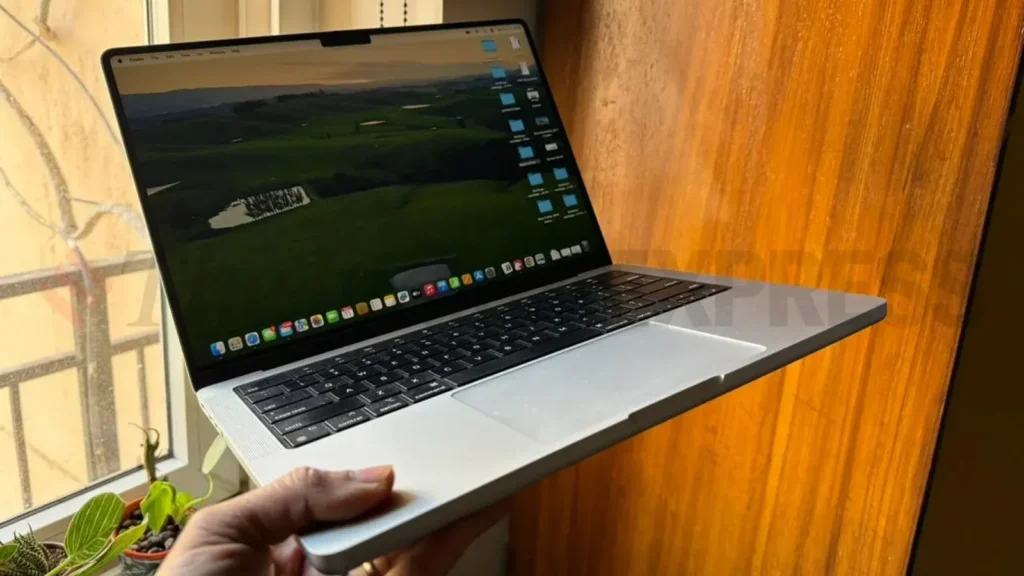 The M3 MacBook Pro: Apple Discontinued Products